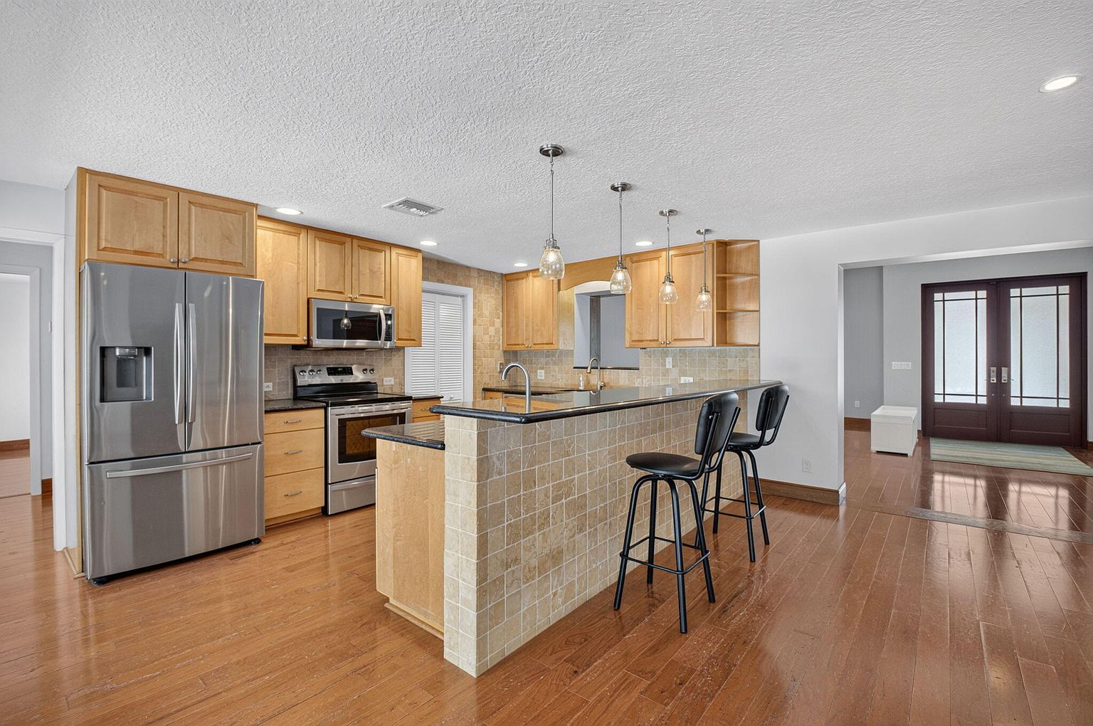Kitchen with center island and breakfast bar, 1170 SW 21st Street, Boca Raton FL